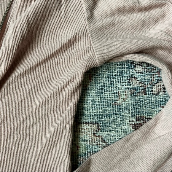 Guess pink zipper long sleeve knit top | size xs - Picture 6 of 6